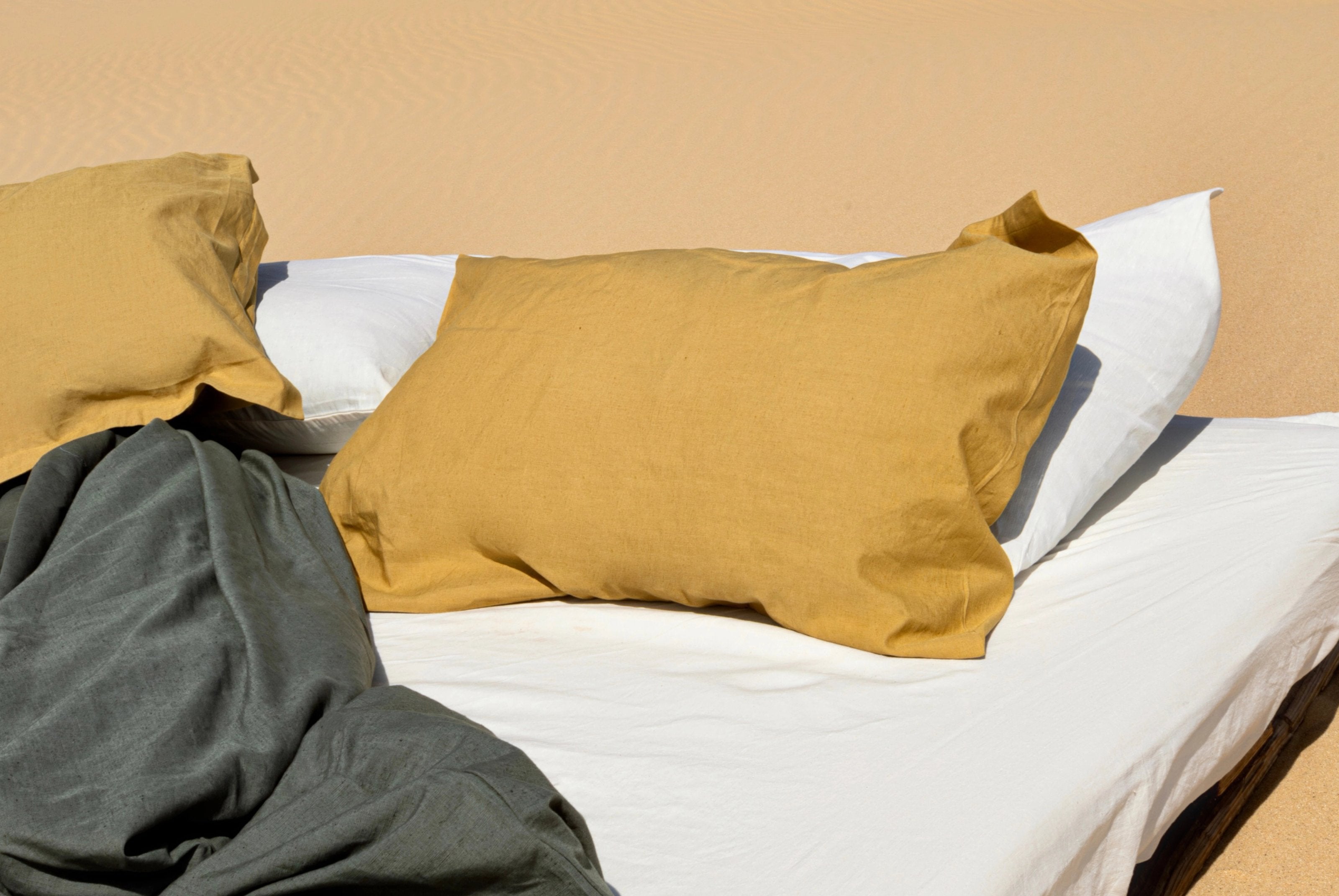 Linen vs Cotton Bedding