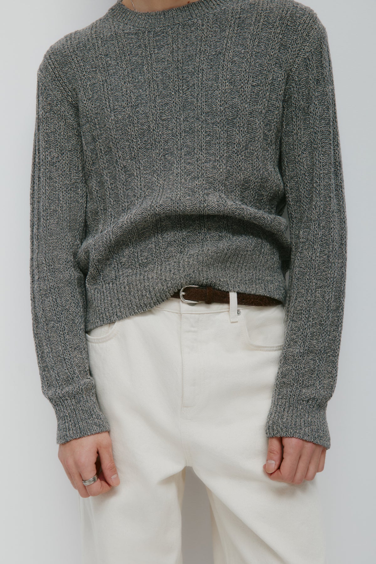 Pull à encolure rond en maille ouverte Nima pour homme en dark Slate