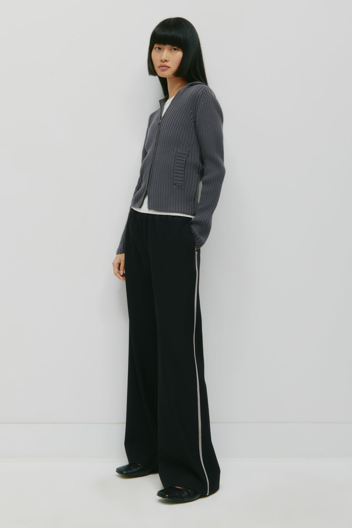 Model is 5’9” and is wearing a size XS.