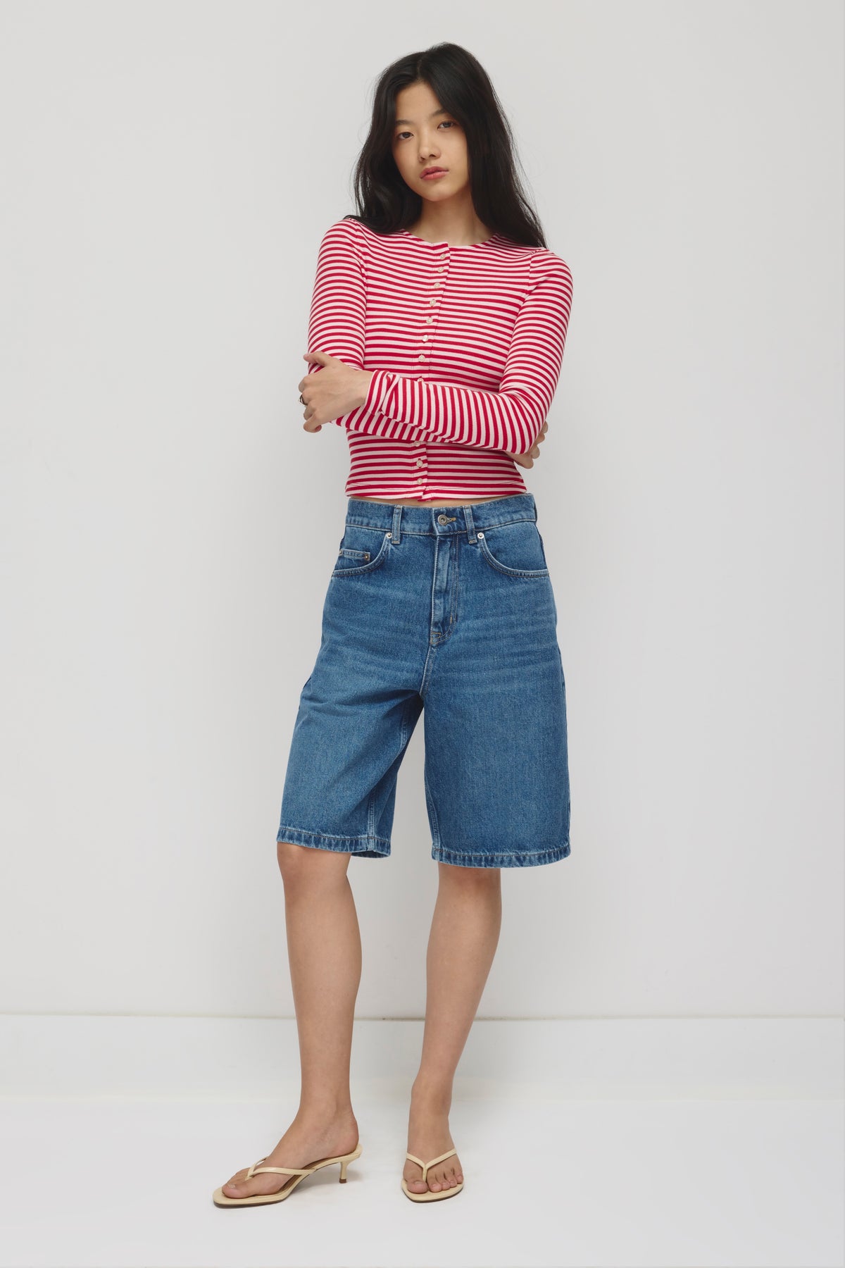 Model is 5’8” and is wearing a size 27.
