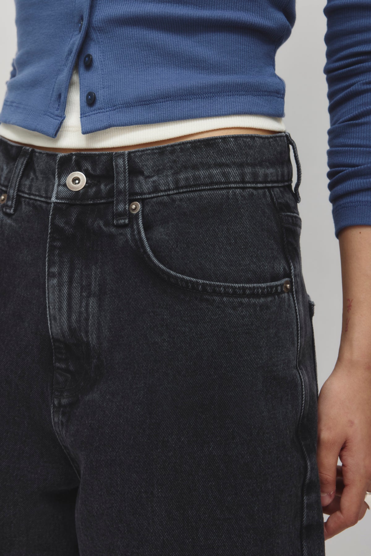 Short en jean Antifit unisexe en washed Black
