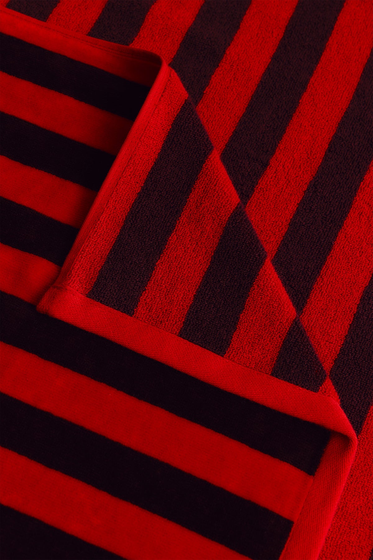 Beach Towel in Plum/Salsa