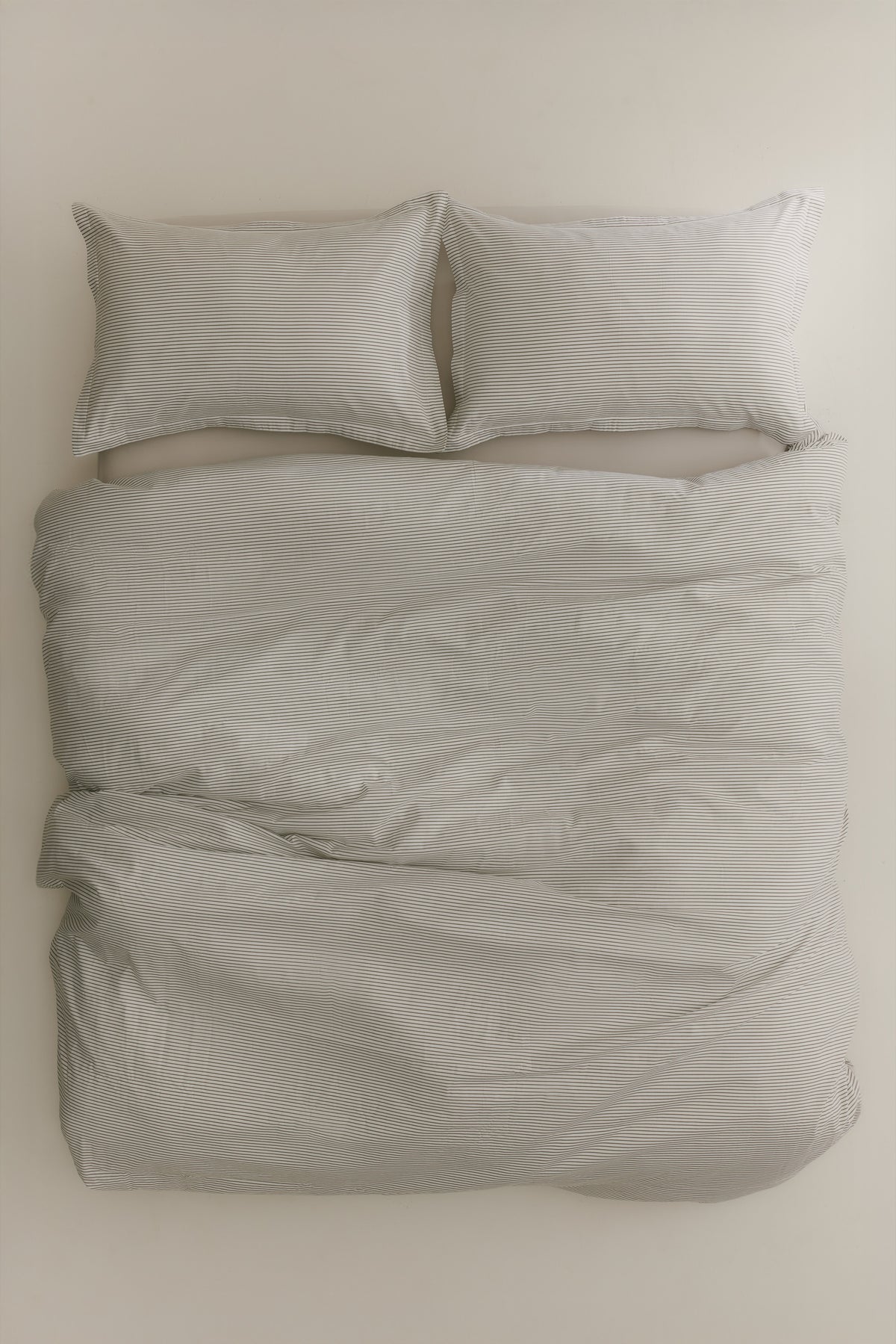 Housse de couette et taies décoratives en olive/Blanc Microstripe