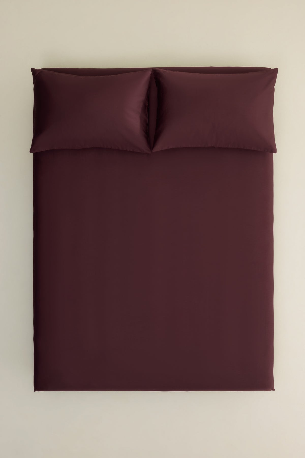 Ensemble drap-housse et taie d'oreiller en prune chocolat