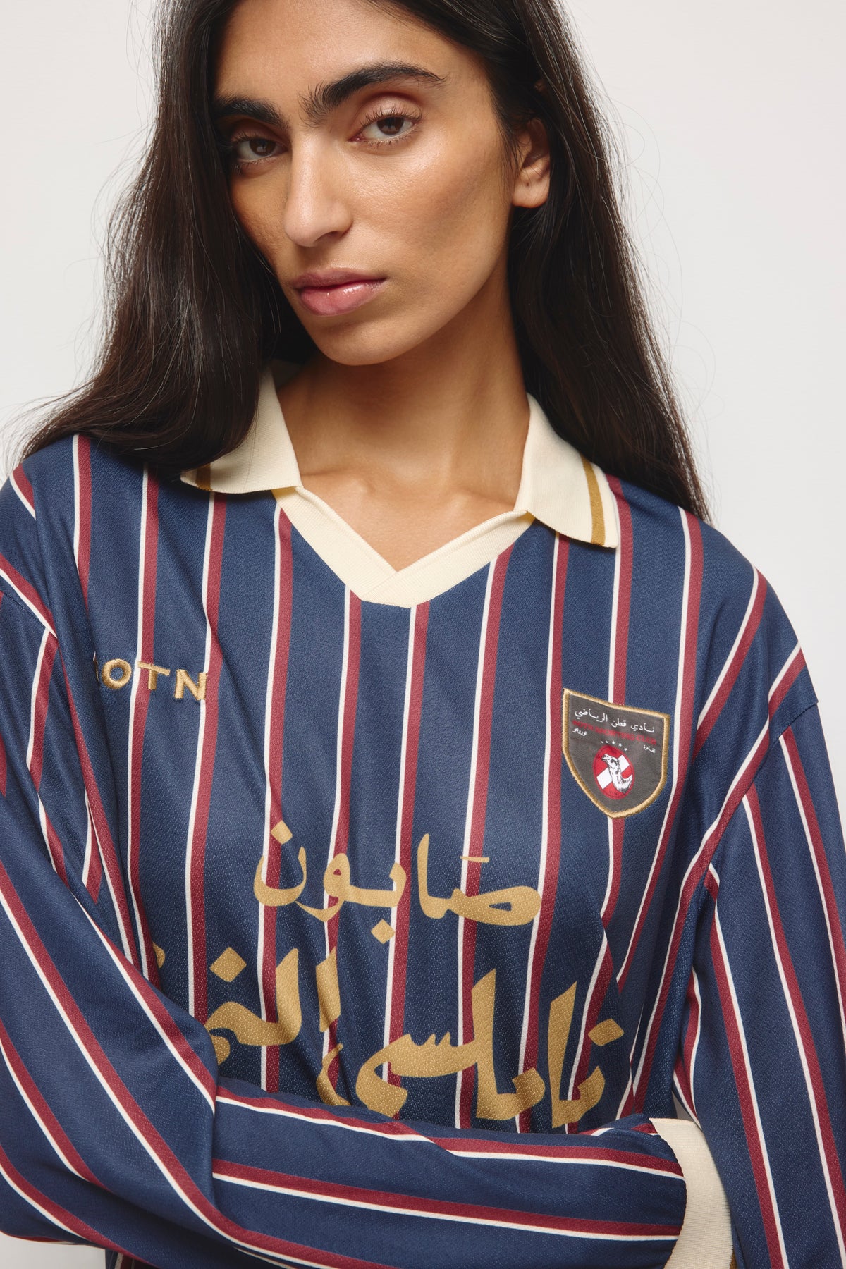 Maillot de football à manches longues Kotn en océan profond/Carmin/Bouleau