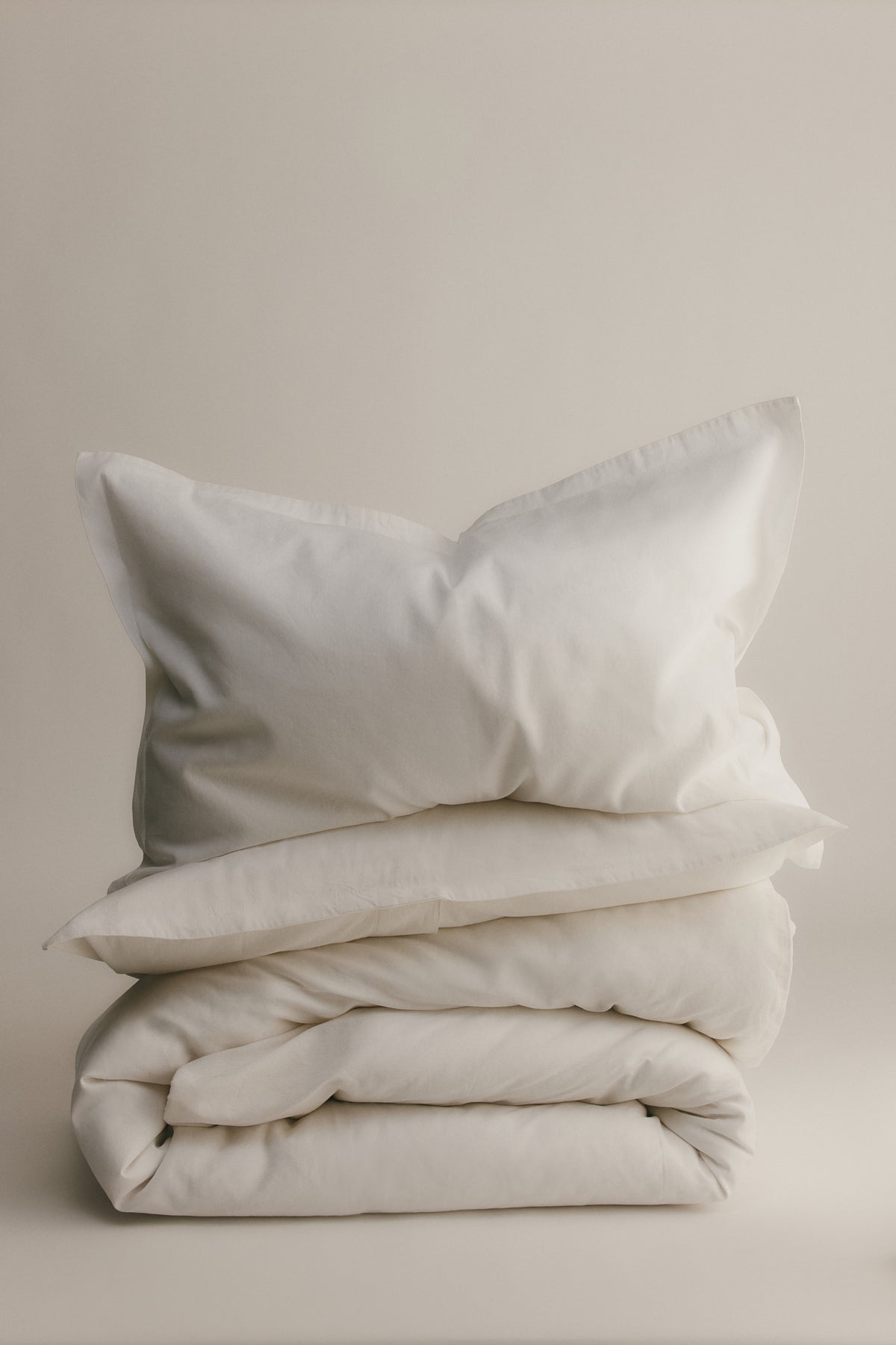 Linen Duvet Cover and Pillow Sham Set in White