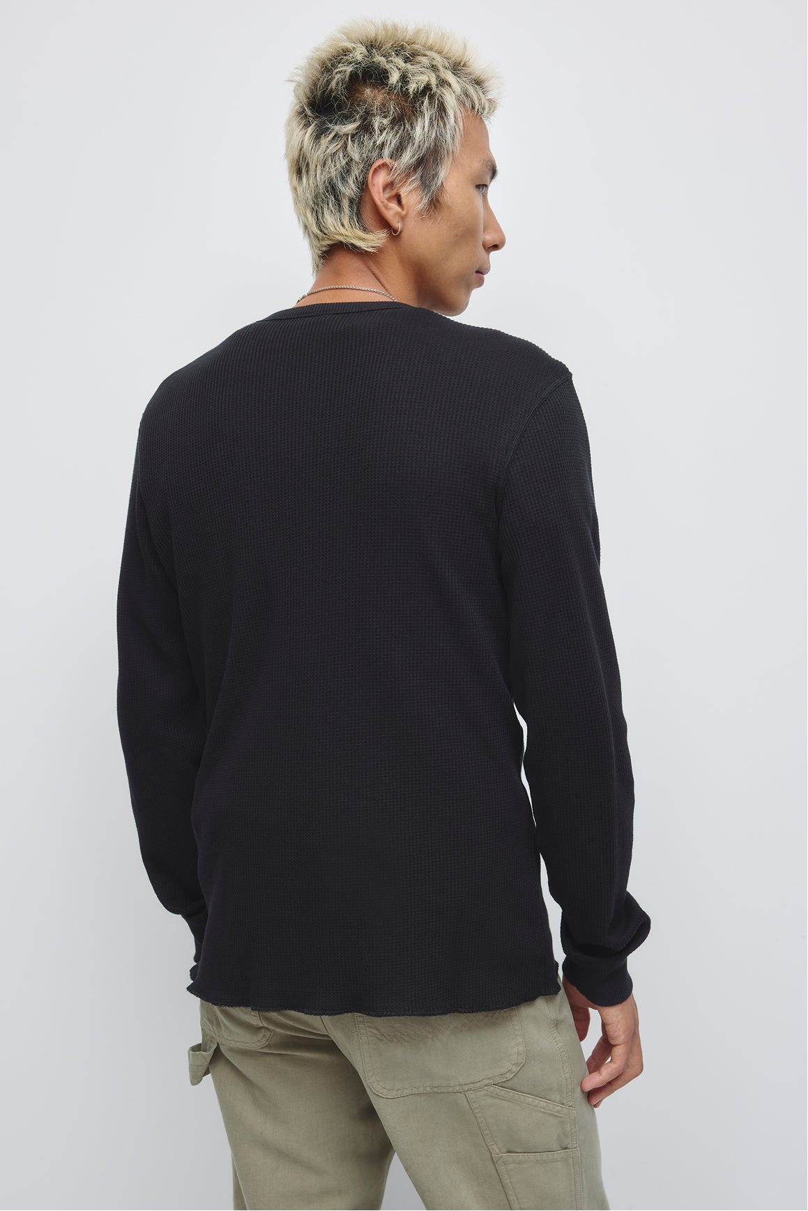 Le Atlas Waffle Henley pour homme en noir