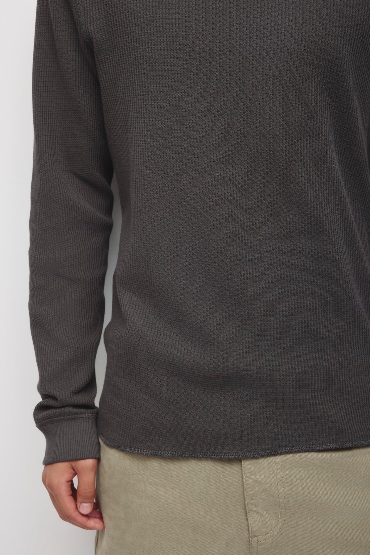 T-shirt à manches longues Atlas Crew pour hommes en presque noir