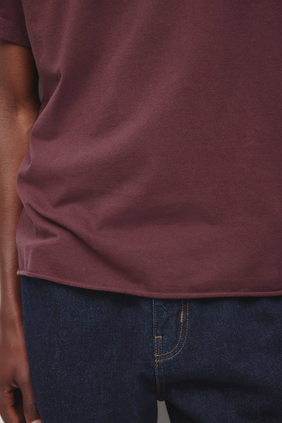 T-shirt à bande pour homme en prune chocolat