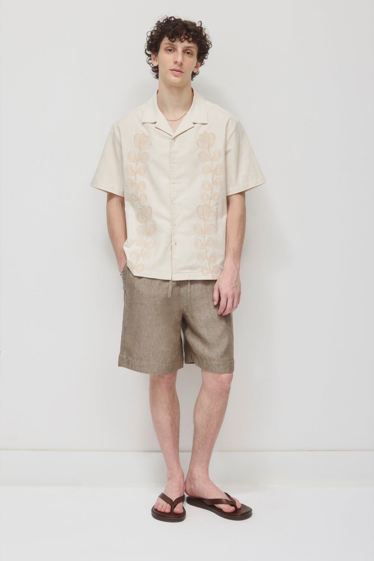 Short en lin Cairo pour homme en taupe