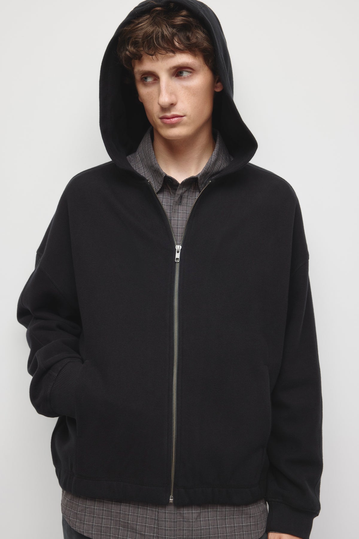 Sweat à capuche zippé confortable pour hommes en noir