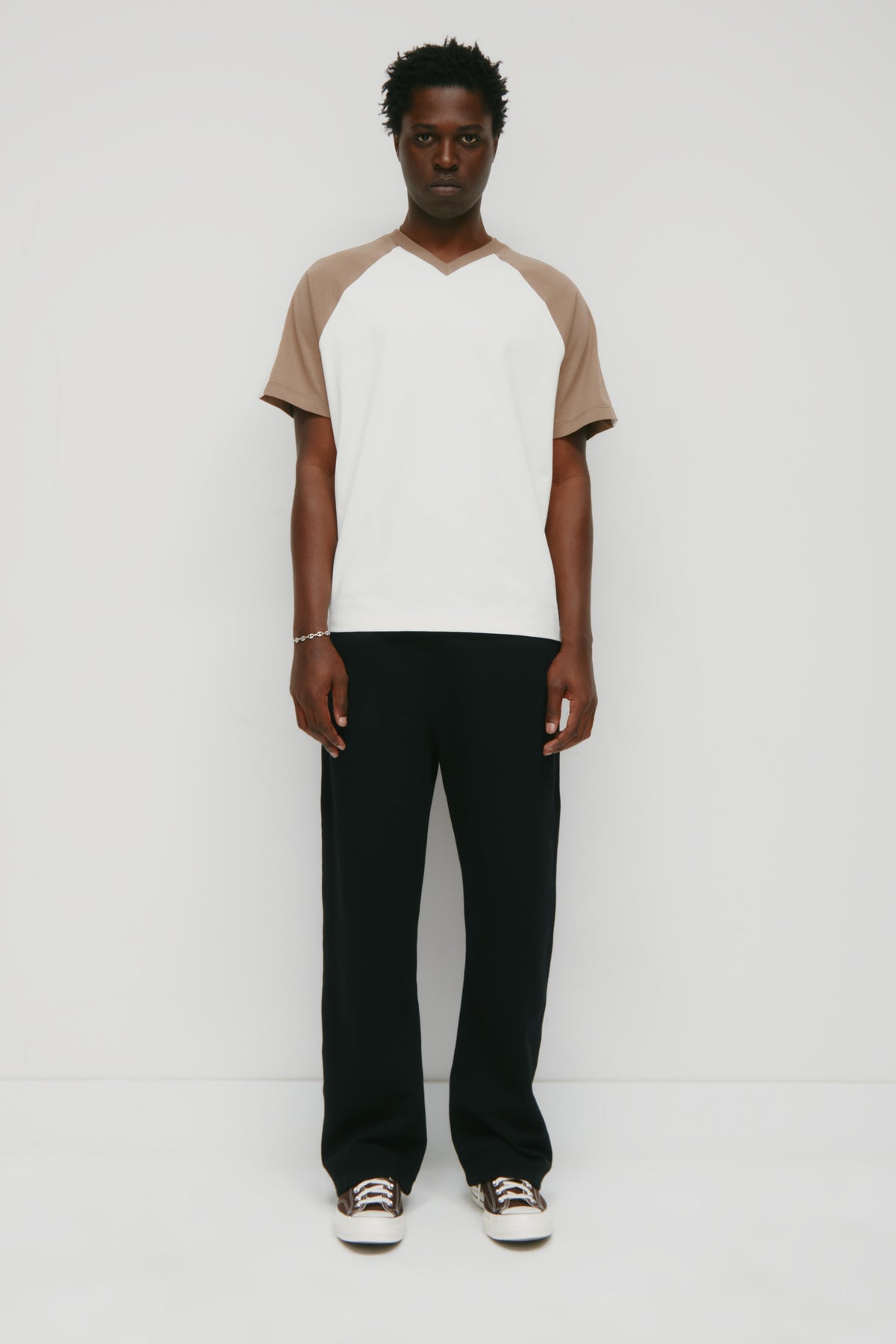 Model is 6'2" and is wearing a size L.