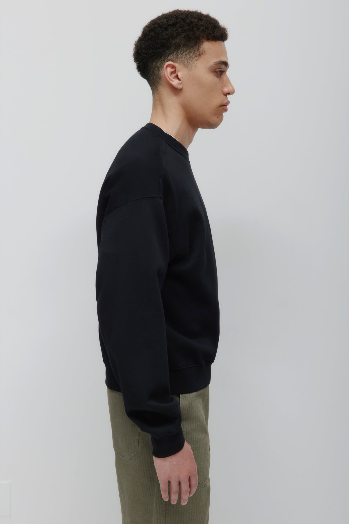 Sweat-shirt à épaules dénudées pour femme en noir