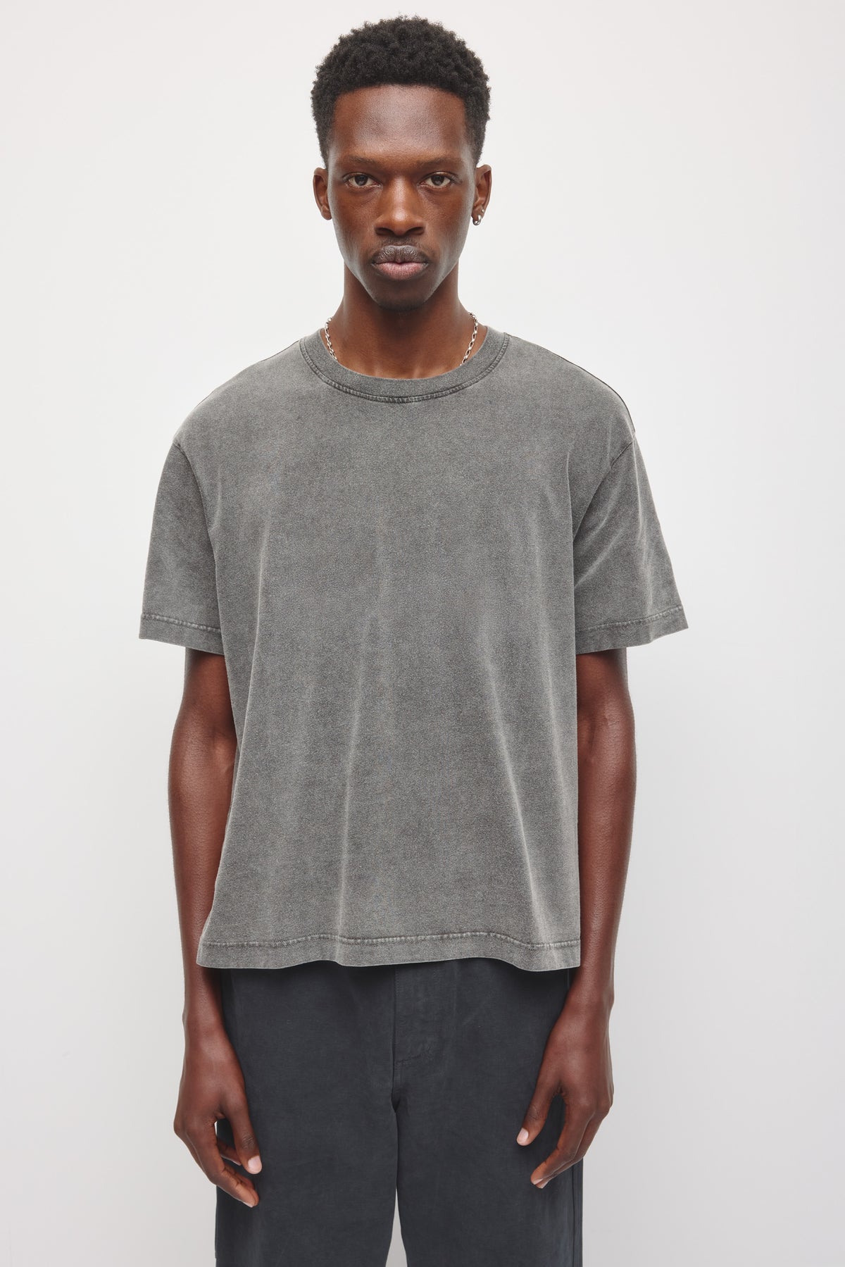 Model is 6'2 and is wearing size M.