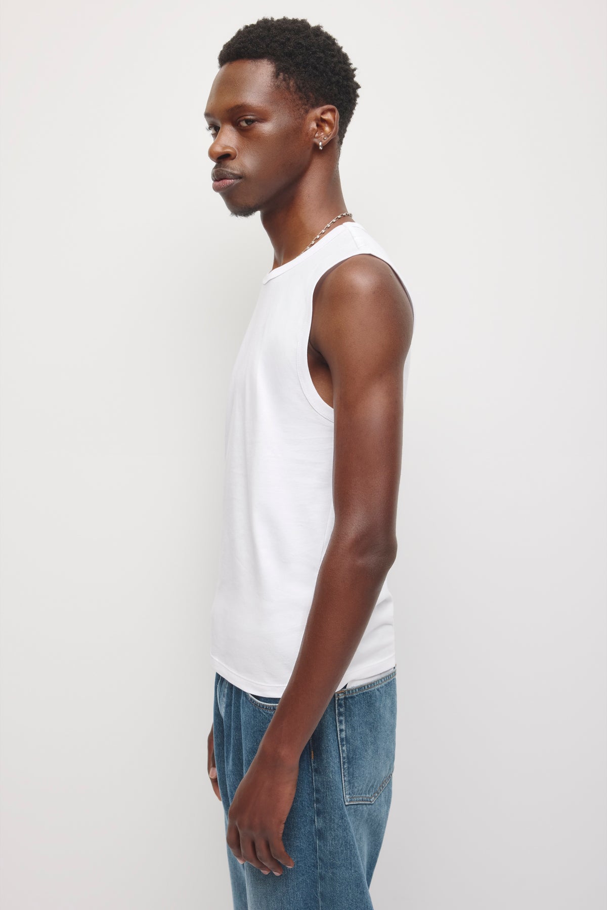 Débardeur ajusté pour homme en blanc