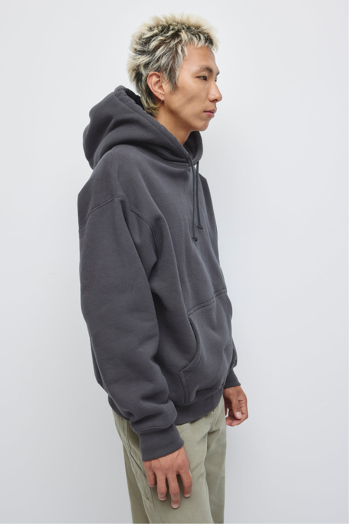 Sweat à capuche épais pour homme en presque noir