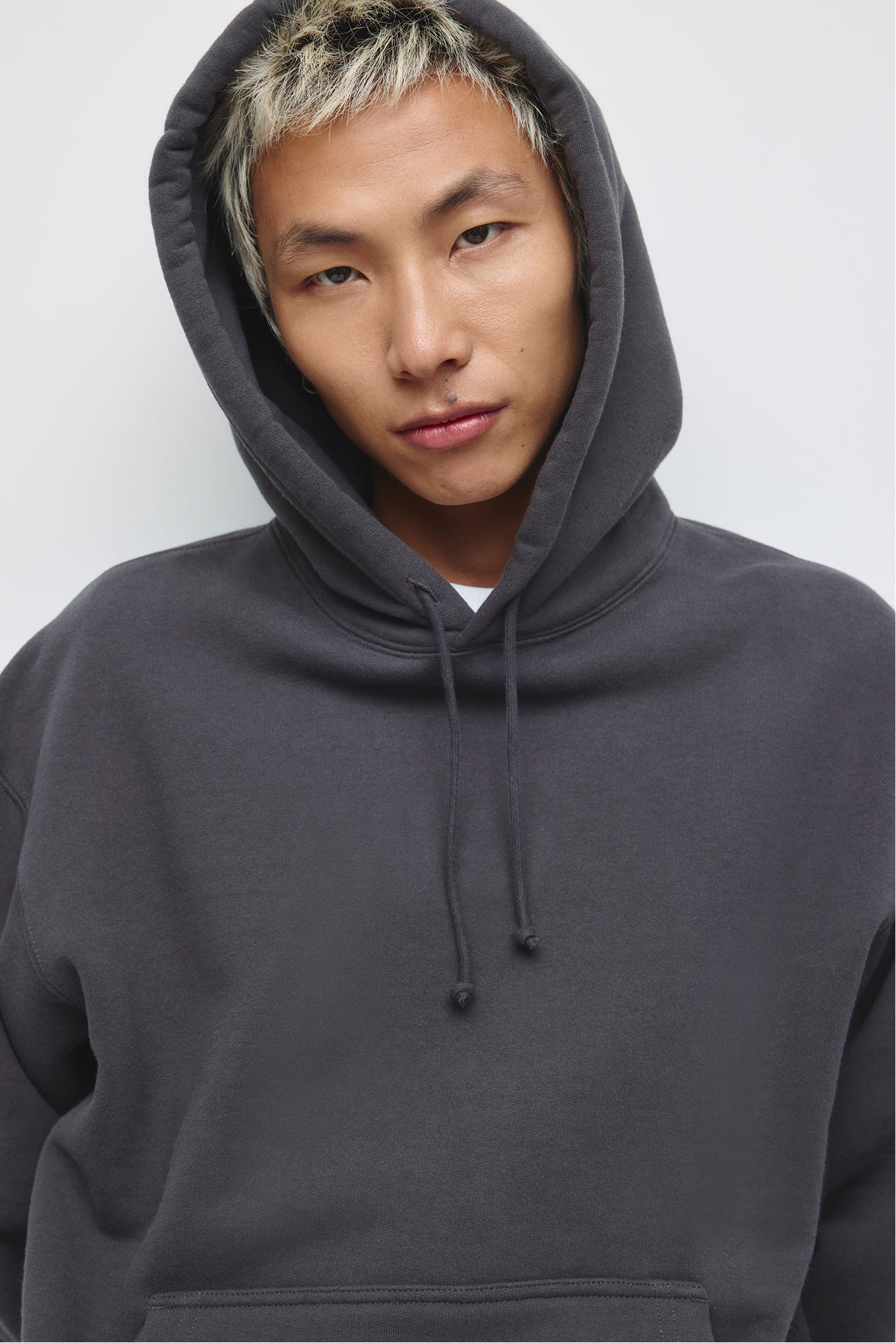 Sweat à capuche épais pour homme en presque noir