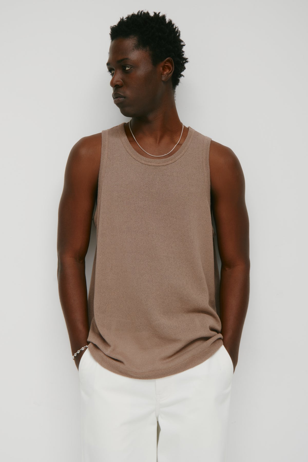 Model is 6'2" and is wearing a size L.