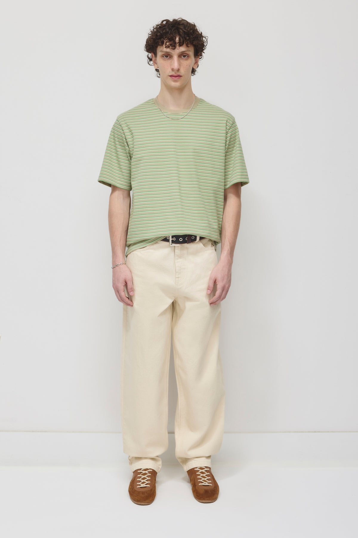 Model 6'0.5" and is wearing a size 30.