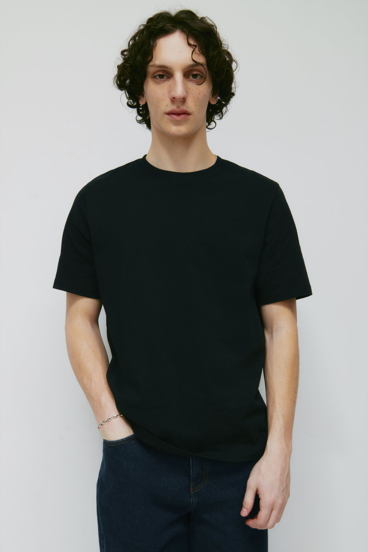 T-shirt d'épaisseur moyenne pour hommes en noir