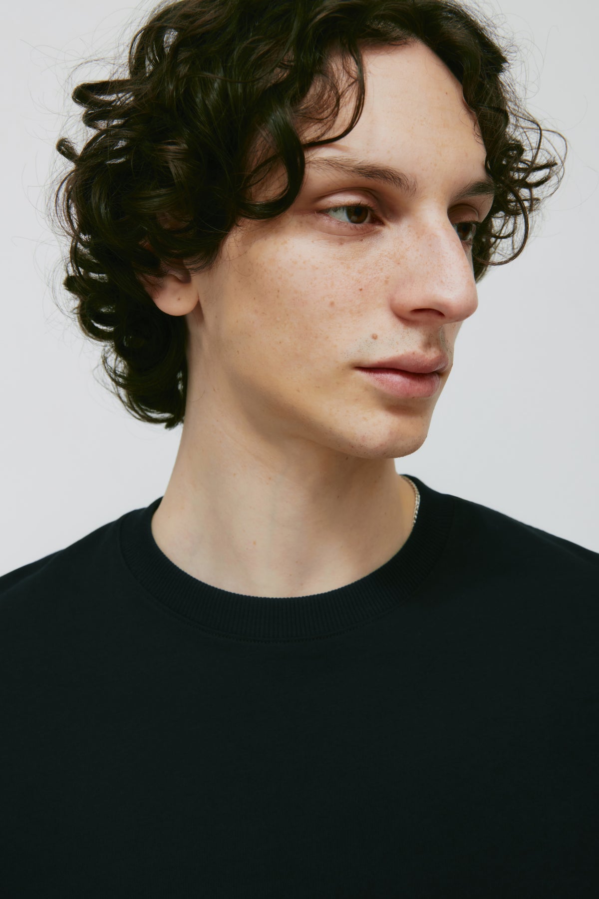 T-shirt d'épaisseur moyenne pour hommes en noir