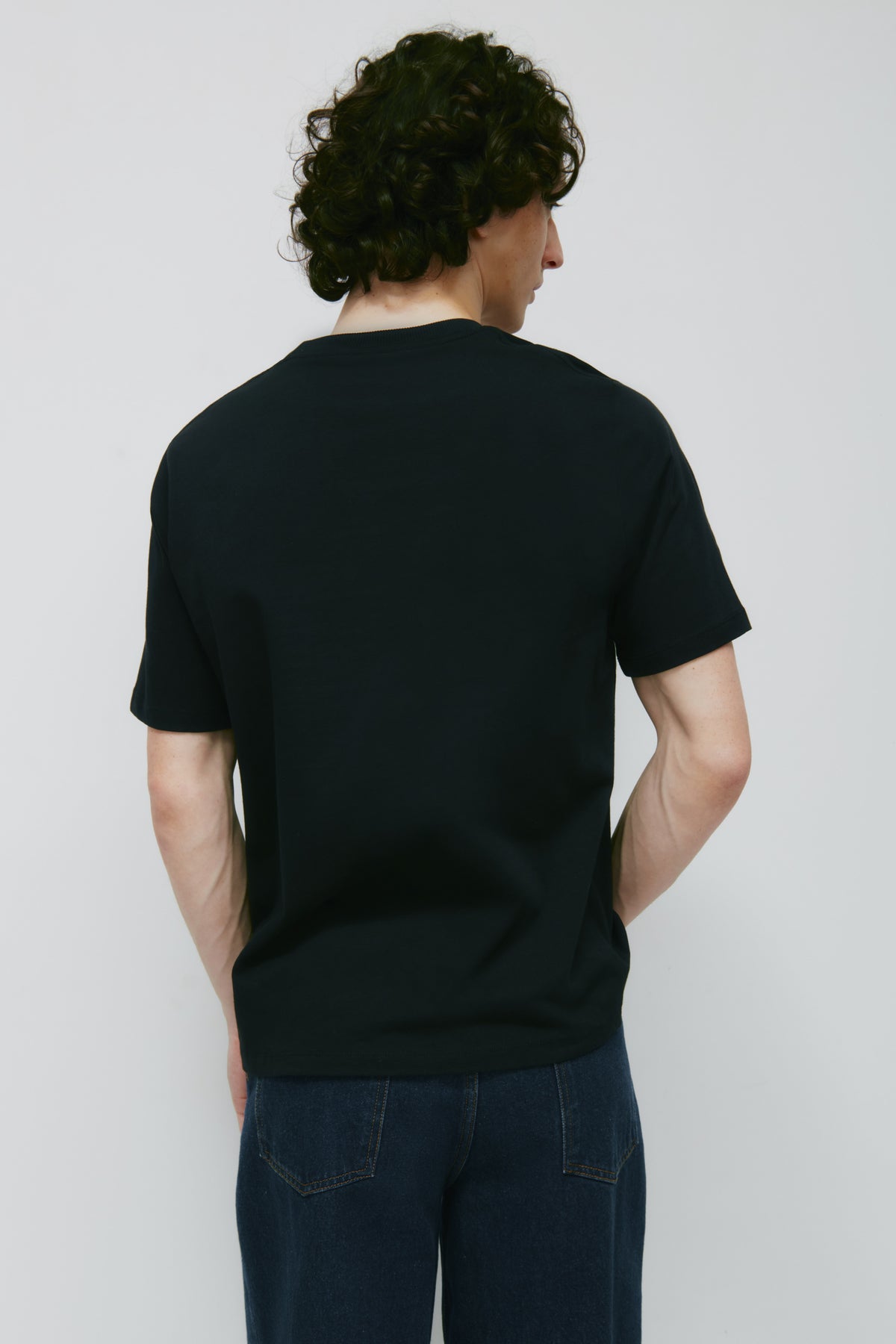 T-shirt d'épaisseur moyenne pour hommes en noir