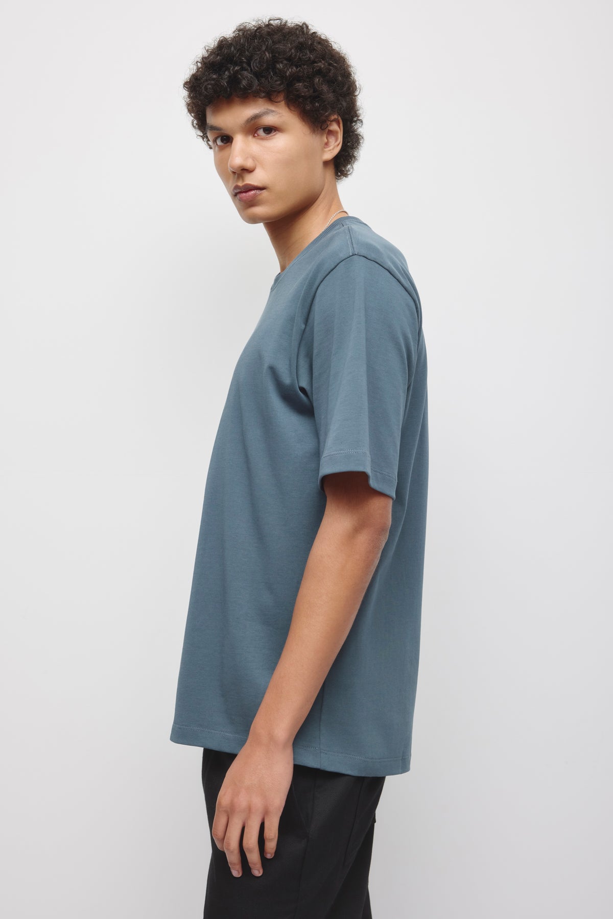 T-shirt d'épaisseur moyenne pour hommes en dark Slate