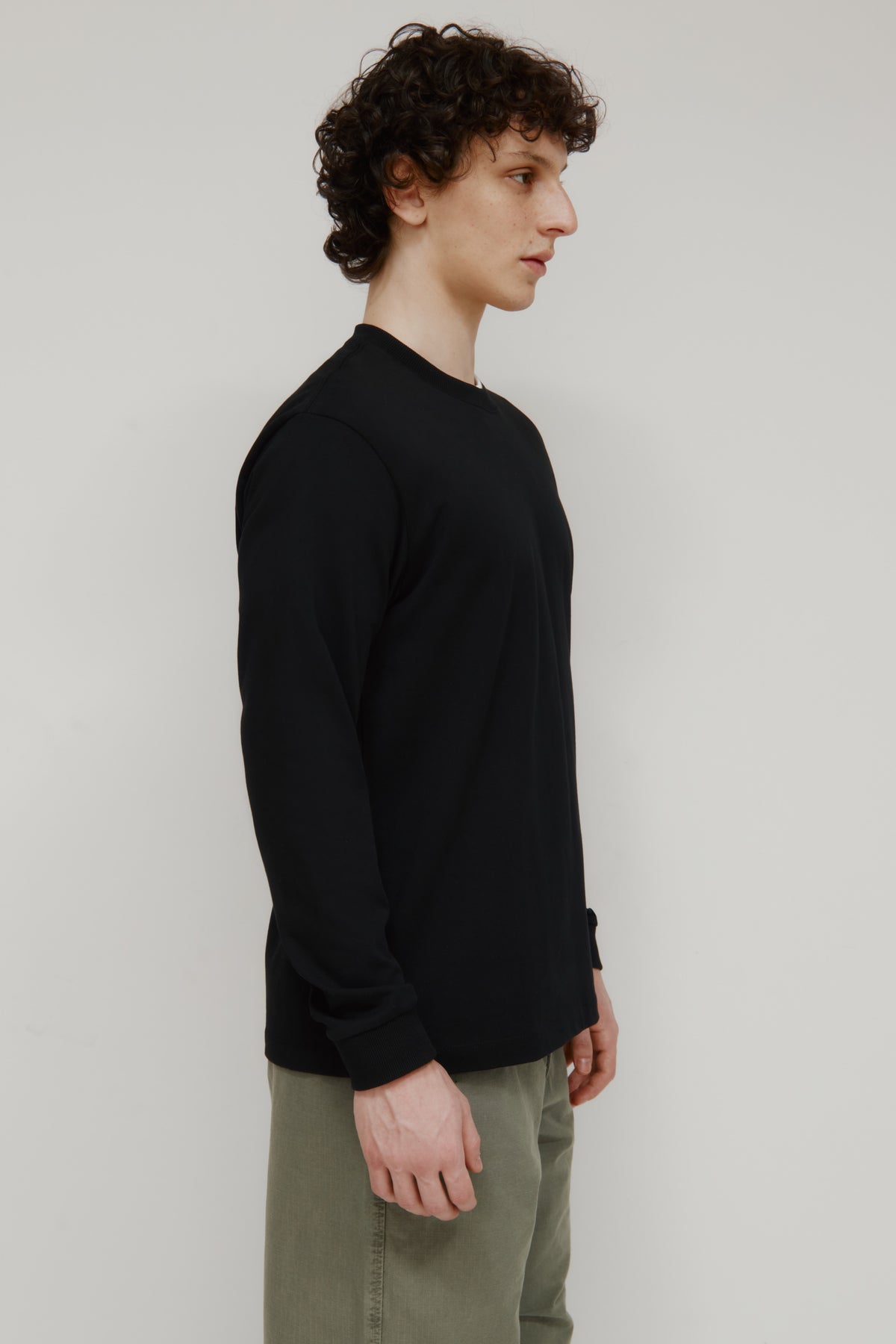 T-shirt à manches longues d'épaisseur moyenne pour hommes en noir