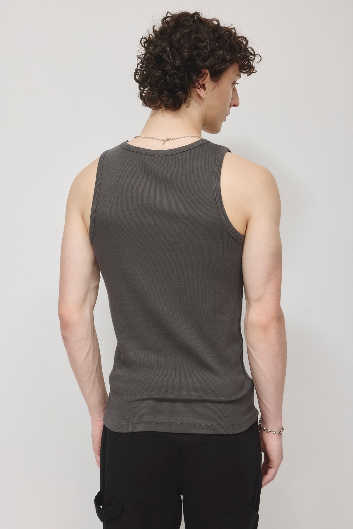 Débardeur côtelé pour hommes en charcoal