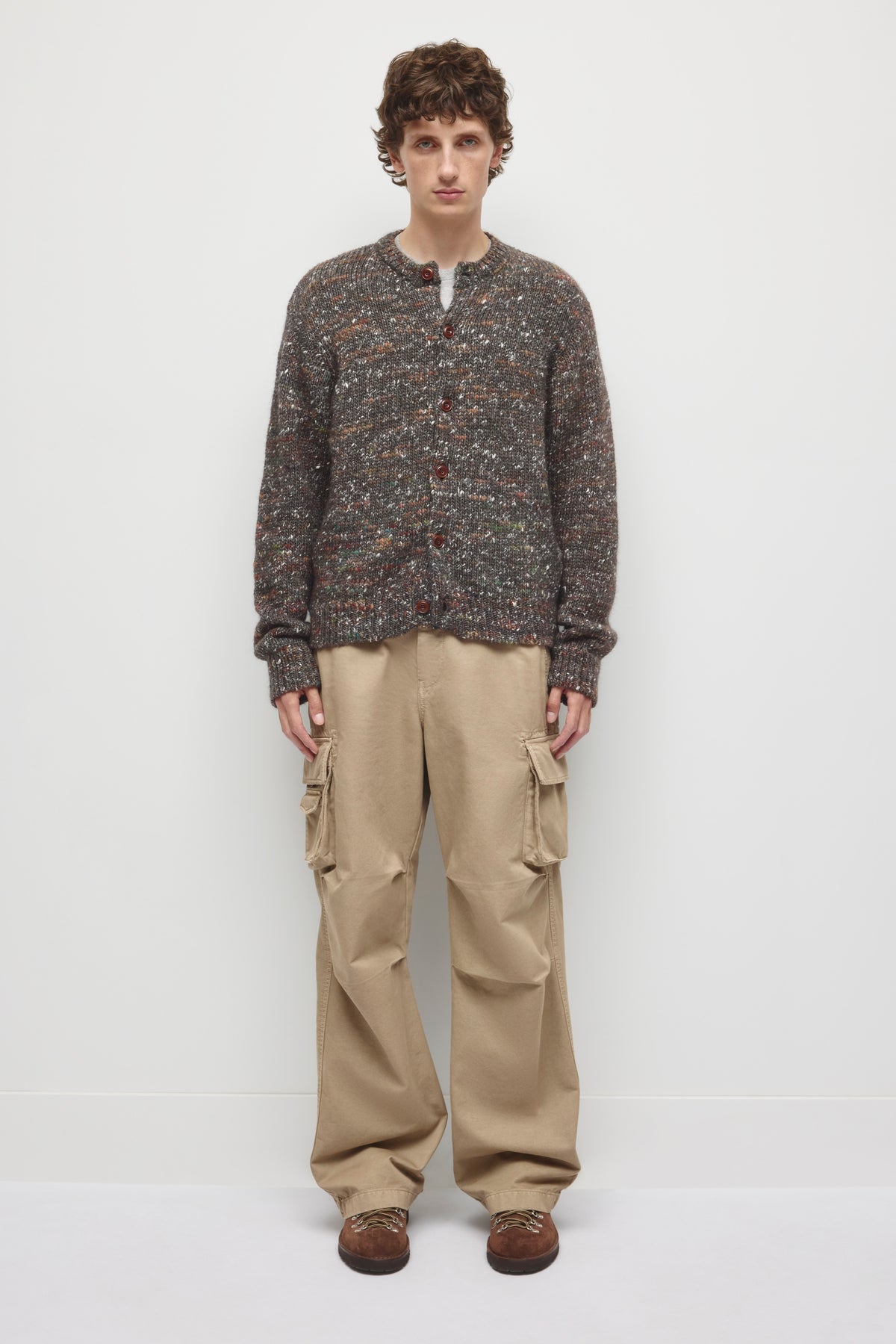 Cardigan Sahran pour hommes en charcoal