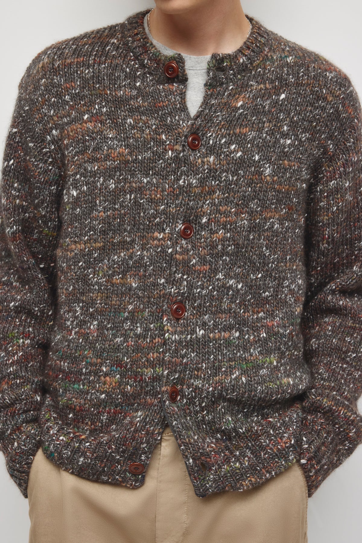 Cardigan Sahran pour hommes en charcoal