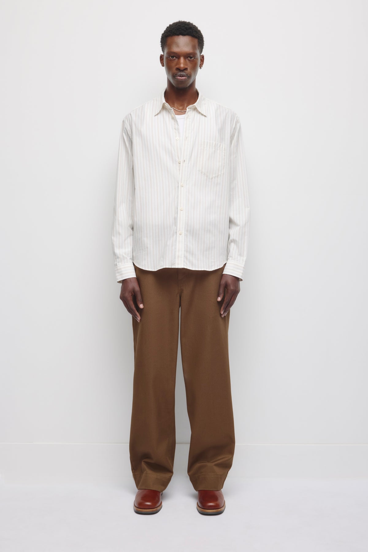 Model is 6’2” and is wearing a size 32.