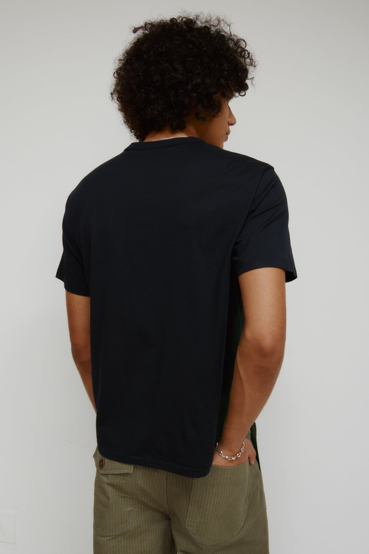T-shirt à col rond ultra-fin pour homme en noir
