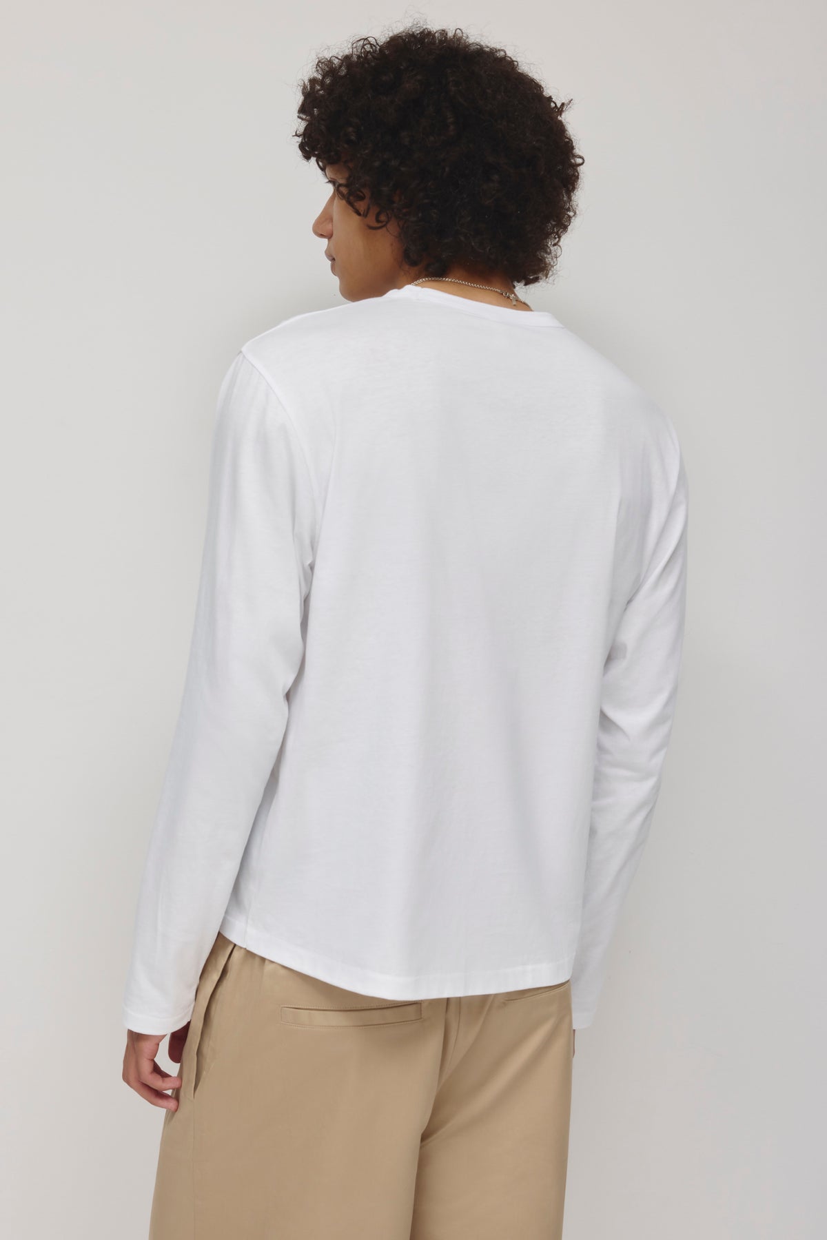 Notre longsleeve le plus léger en blanc