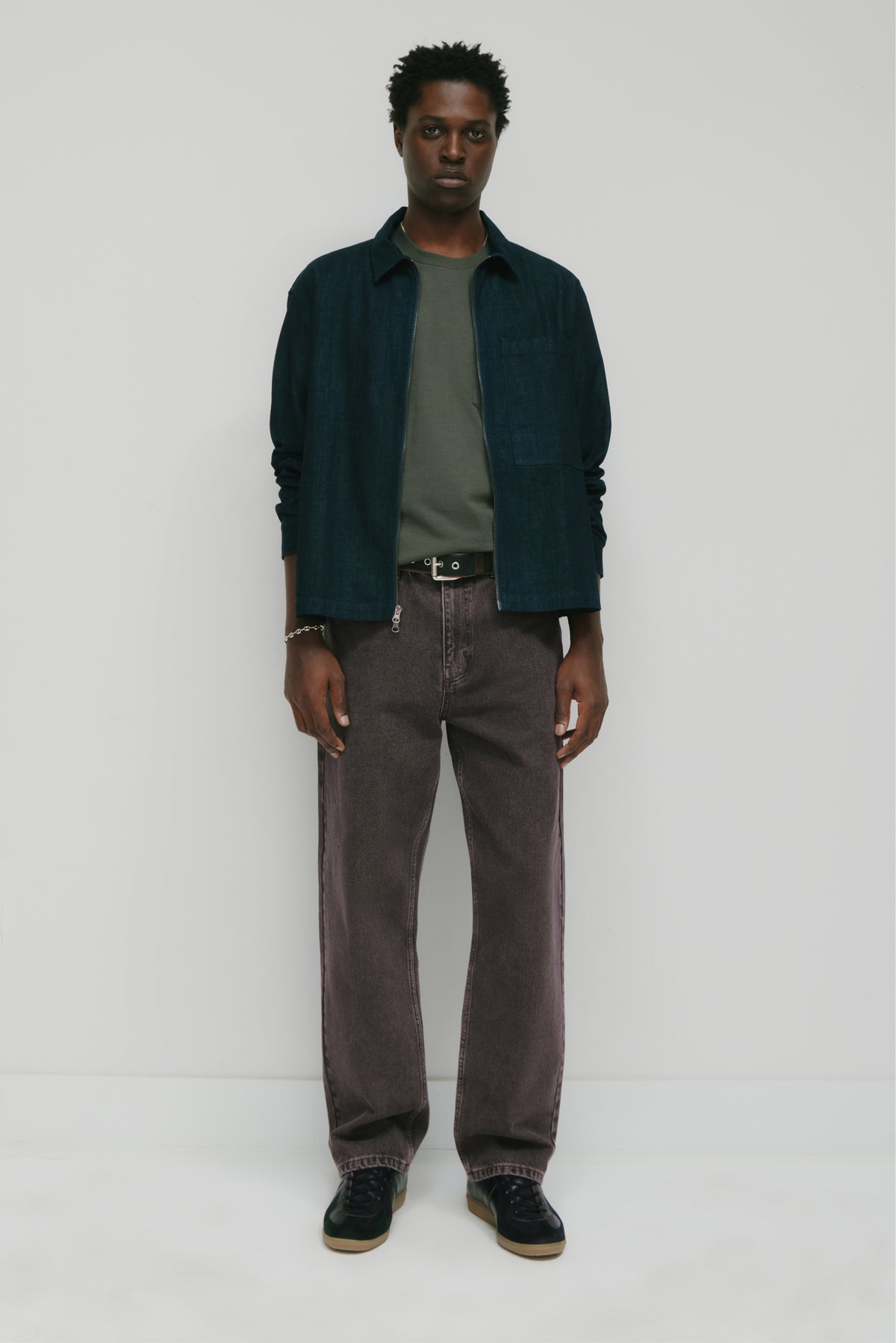 Model 6.2" and is wearing a size 32.