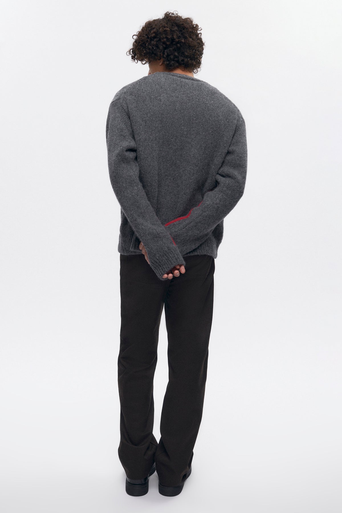 Pull à col rond Ali pour homme en charcoal/Rouge vif