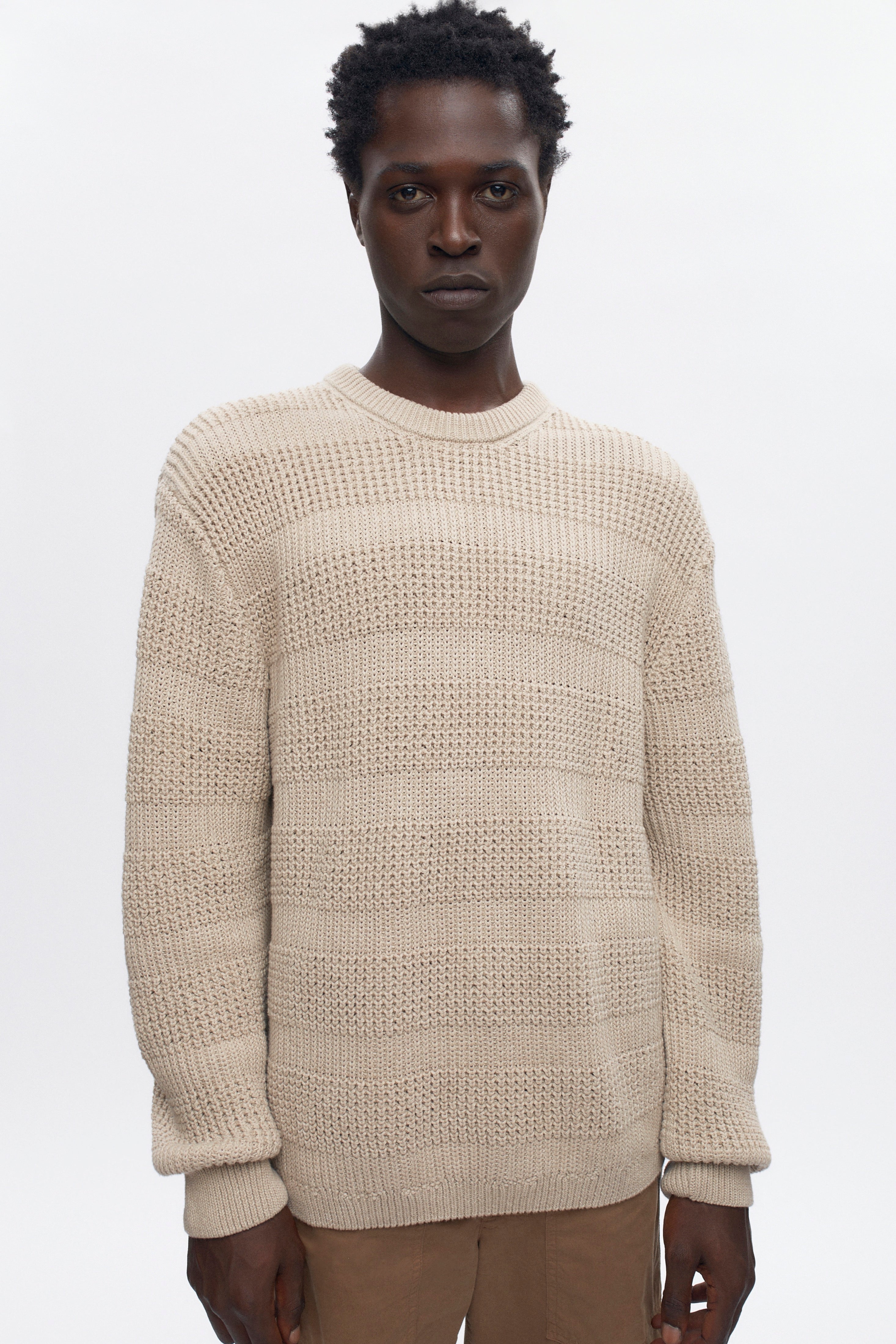 Pull à col rond et mailles quadrillées pour homme en avoine chiné
