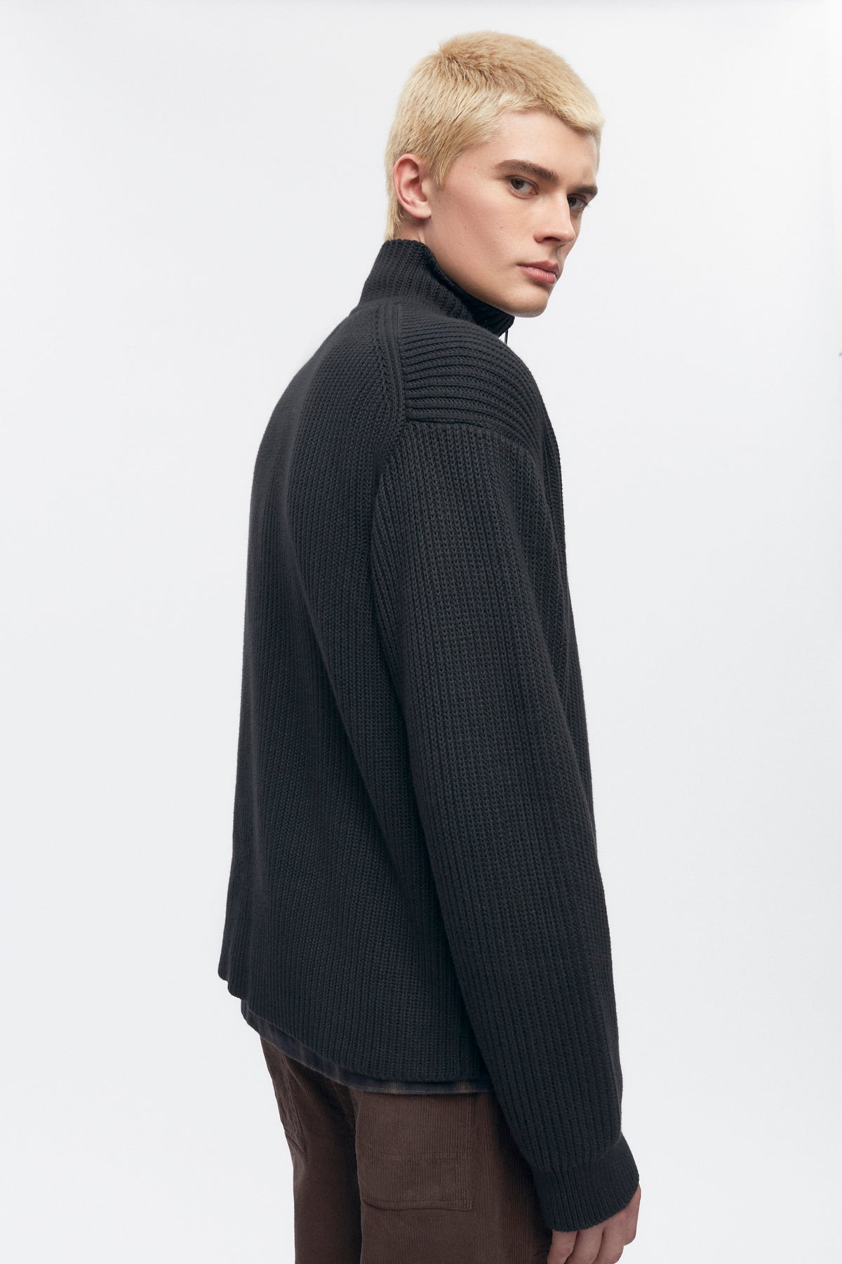 Pull à demi-zip côtelé pour homme en noir