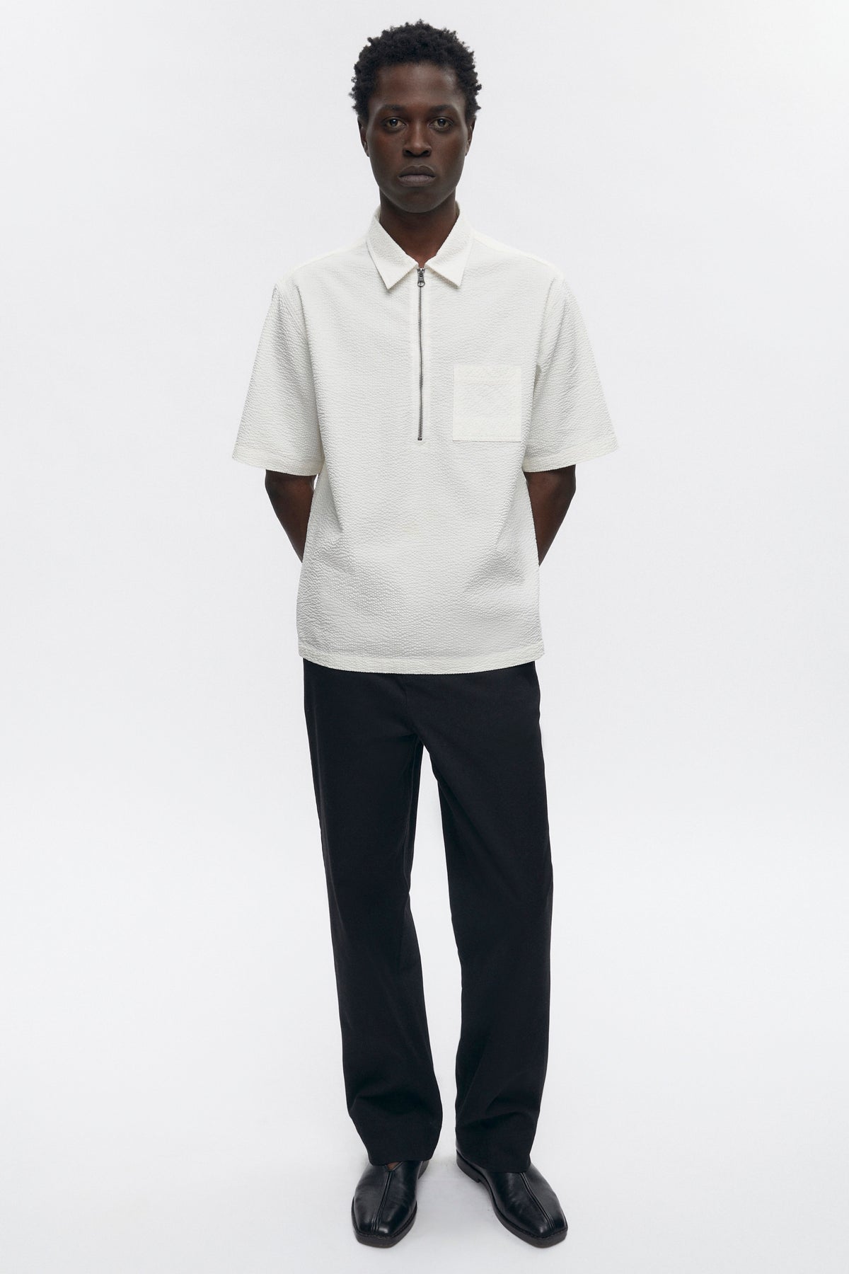 Chemise semi-fermée pour hommes en guimauve