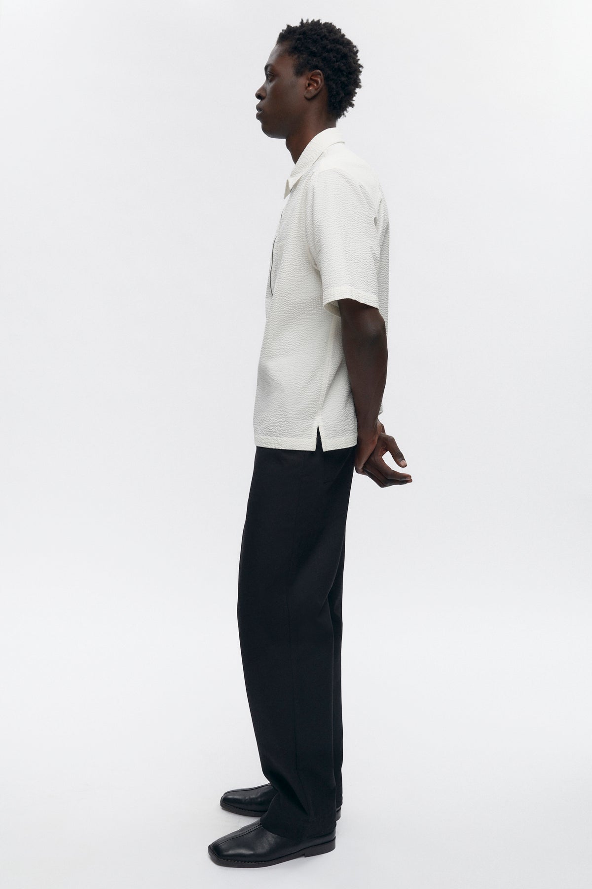 Chemise semi-fermée pour hommes en guimauve