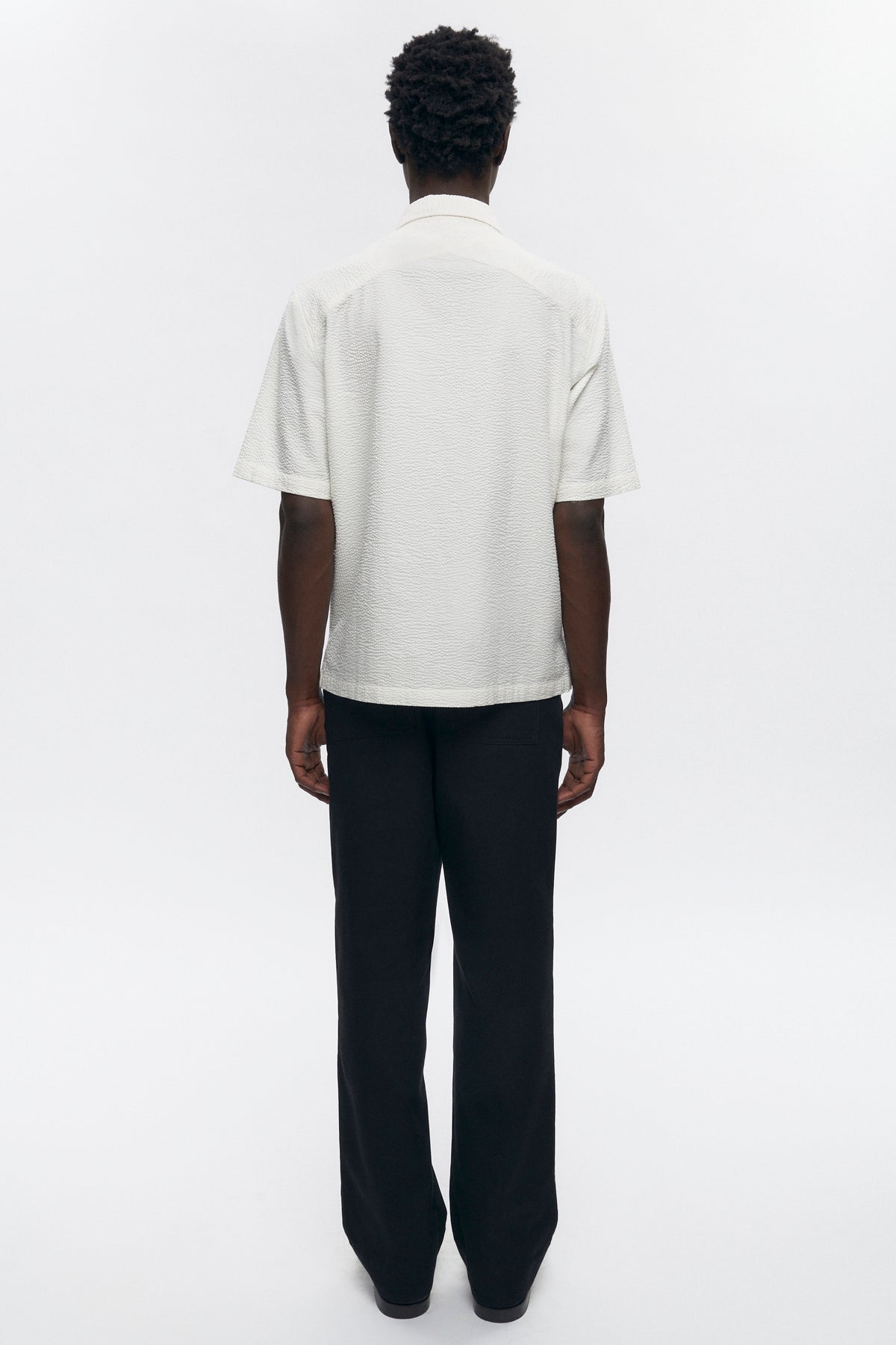 Chemise semi-fermée pour hommes en guimauve