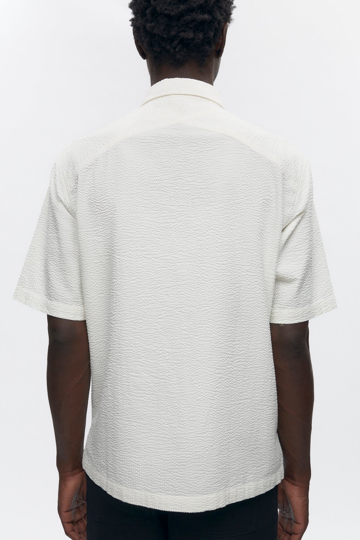 Chemise semi-fermée pour hommes en guimauve