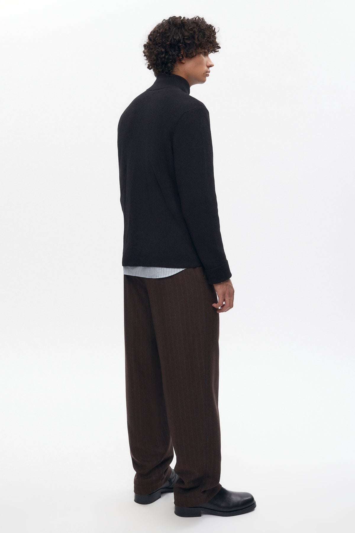 Pull léger à fermeture éclair pour homme en noir