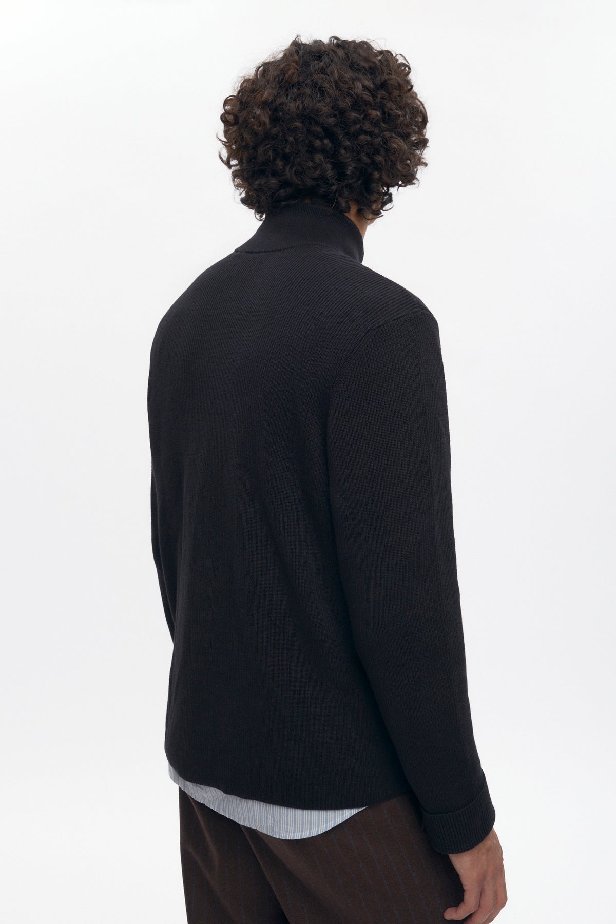 Pull léger à fermeture éclair pour homme en noir