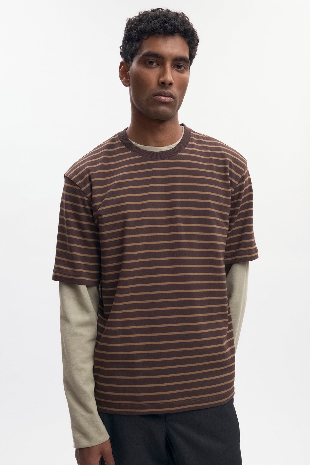 T-shirt d'épaisseur moyenne pour hommes en coffee Bean/Otter Stripe
