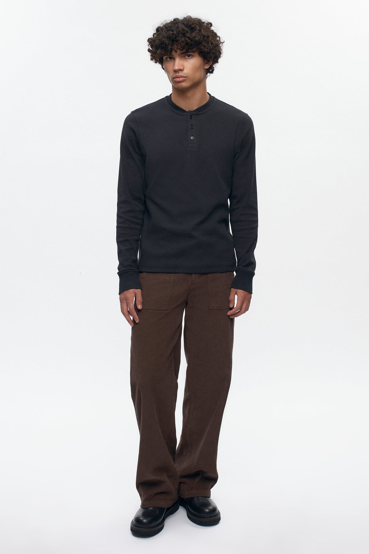 Henley Box Slub pour homme en noir