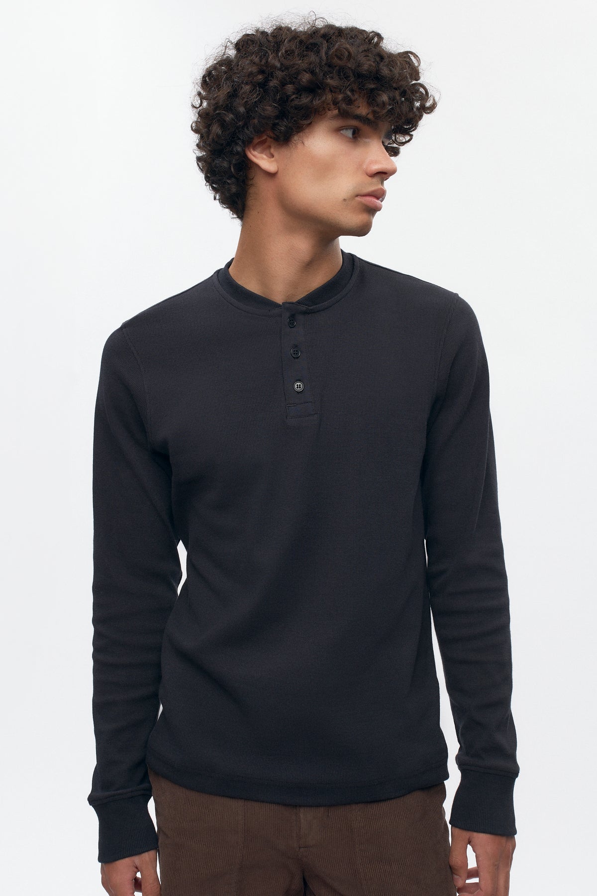 Henley Box Slub pour homme en noir