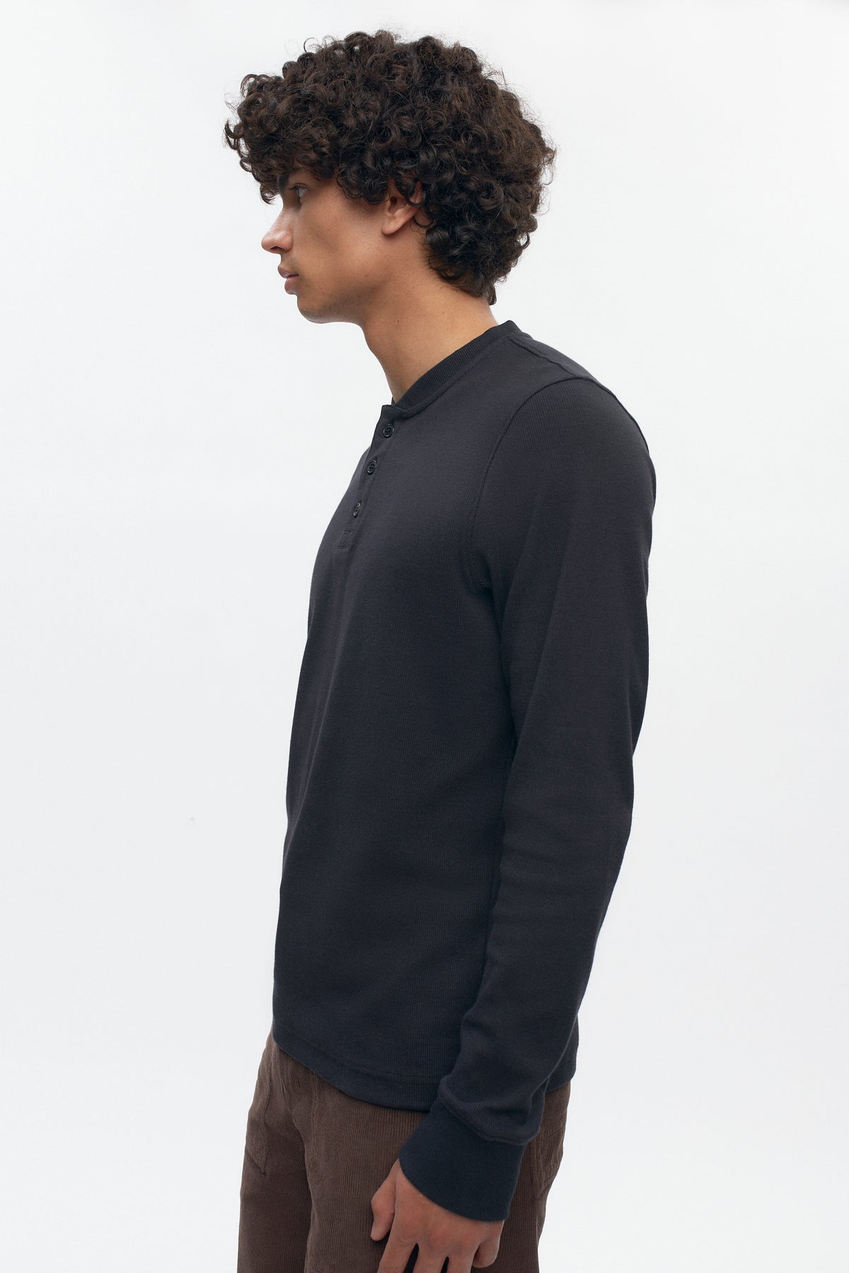 Henley Box Slub pour homme en noir