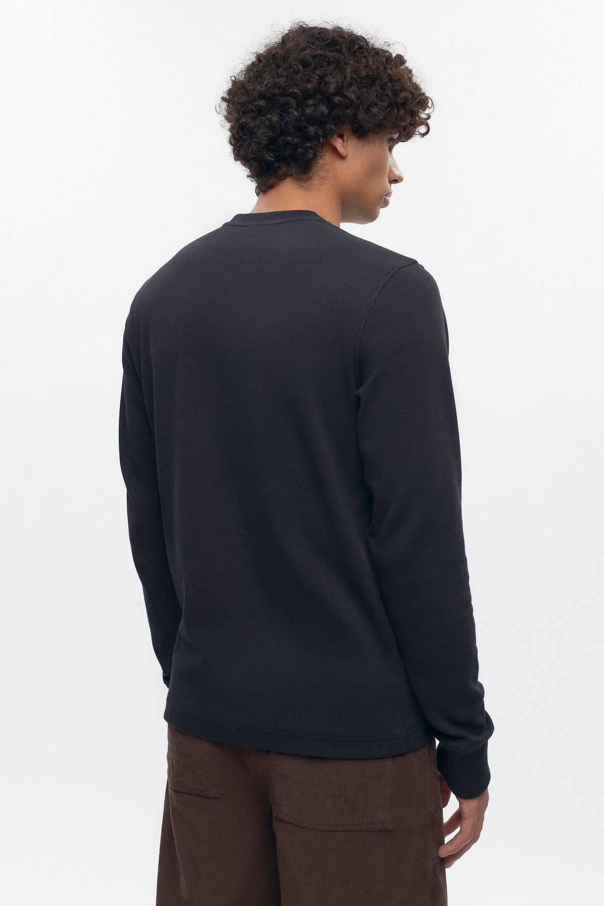 Henley Box Slub pour homme en noir