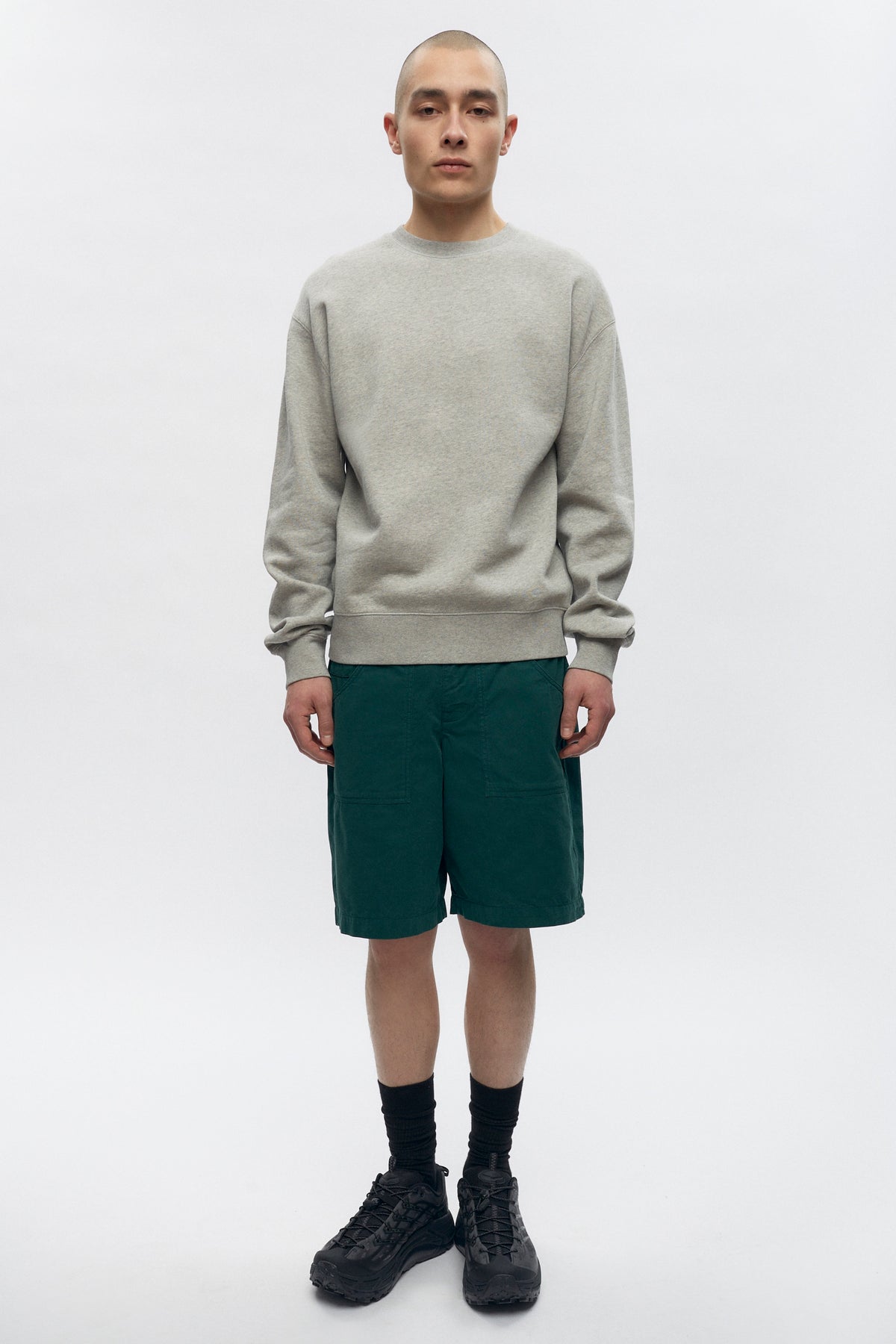 Raphael is 6ft is a regular 30, and is wearing an 32.